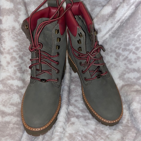 Timberland Women's Courmayeur Valley 6" Boot Fashion - Picture 2 of 5